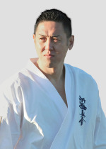 塚本徳臣