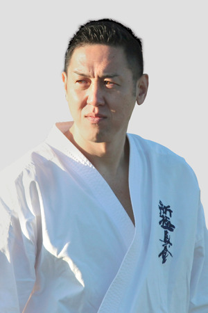 塚本徳臣