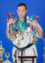Леонов Алексей